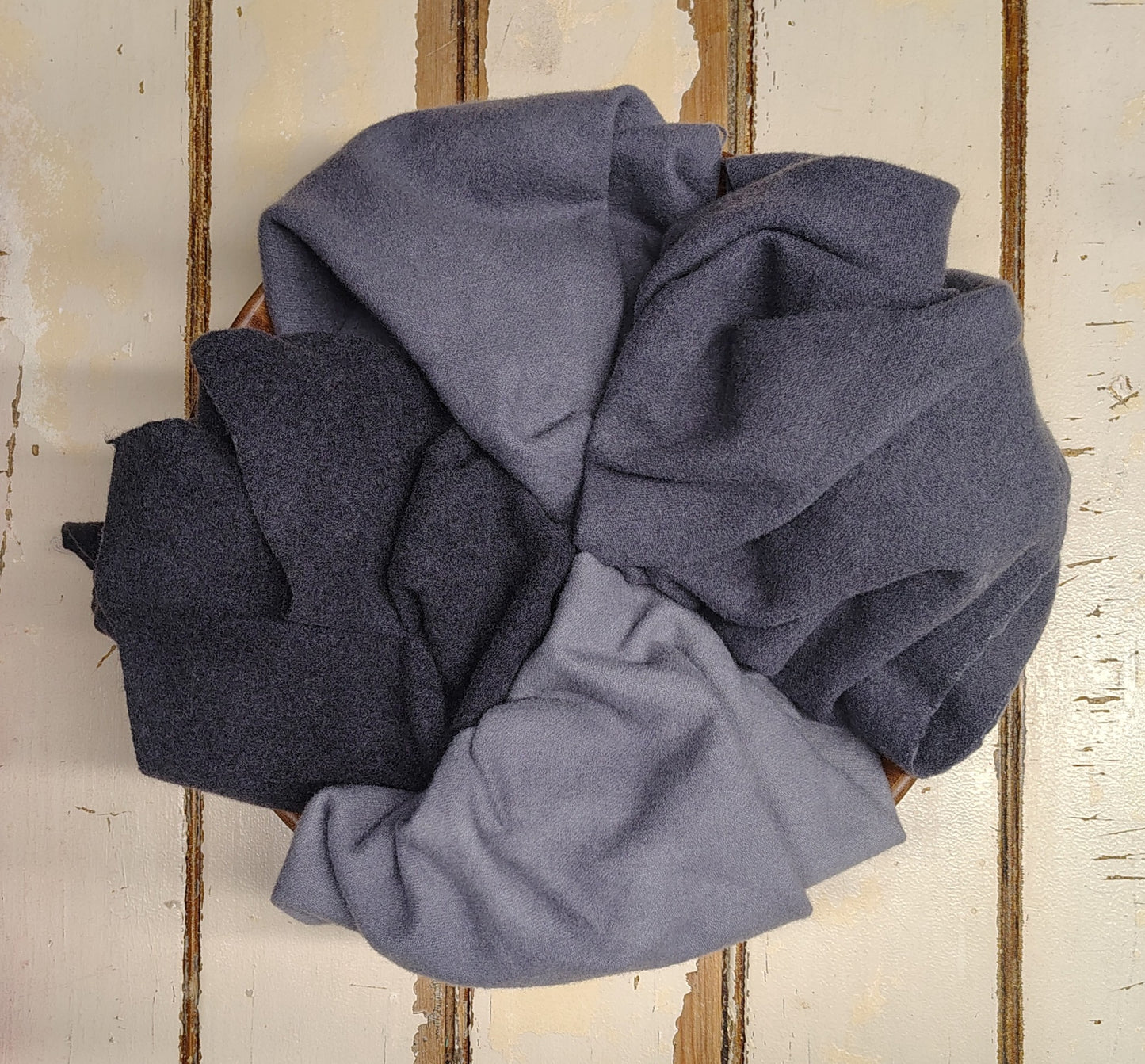 JET BLACK VALUES P | Set of 4 Hand Dyed Wool