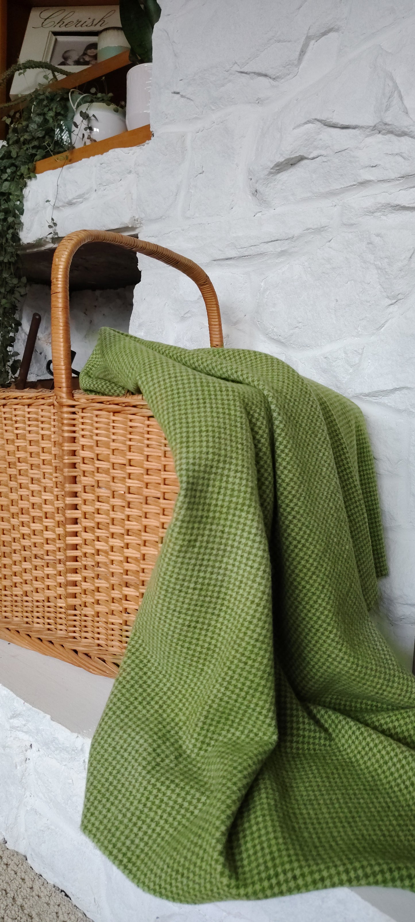 Avocado Hand Dyed Houndstooth Wool