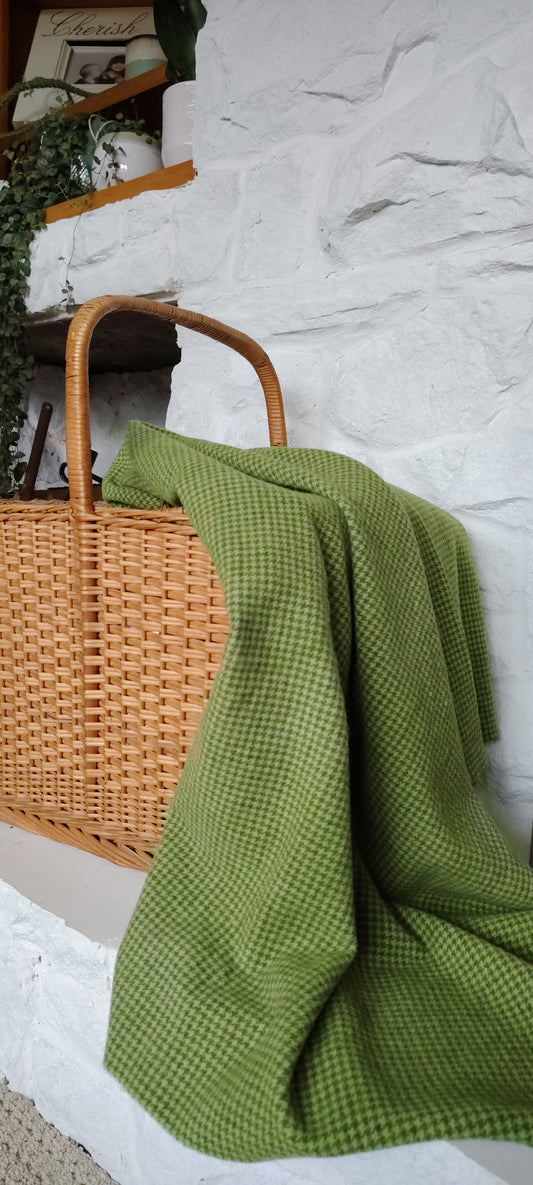 Avocado Hand Dyed Houndstooth Wool