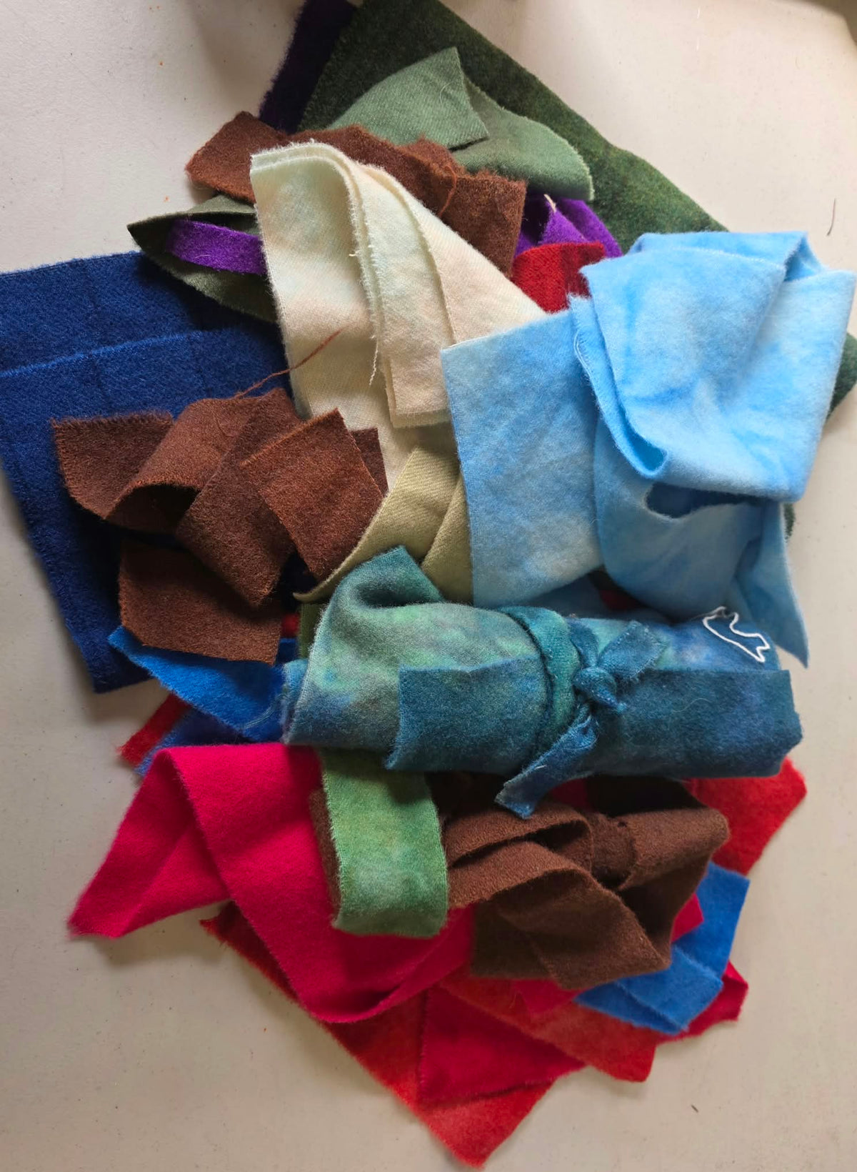 Hand Dyed Wool Grab Bag 1lb