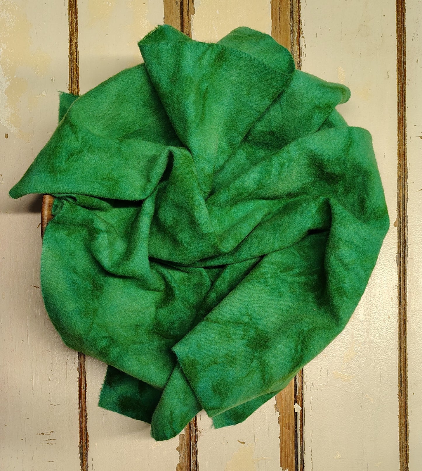 GREEN 00 M Hand Dyed Wool