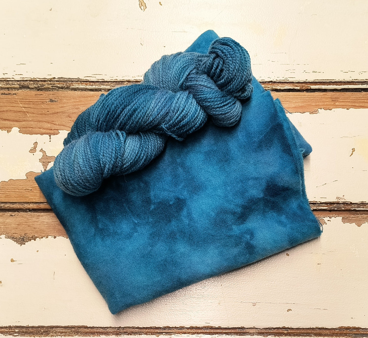 Island Blue 01 M Hand Dyed Wool Yarn