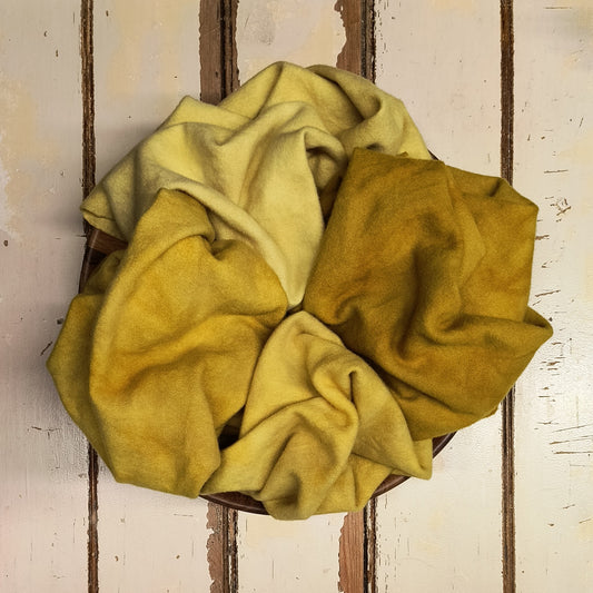 HONEY GOLD VALUES M | Set of 4 Hand Dyed Wool