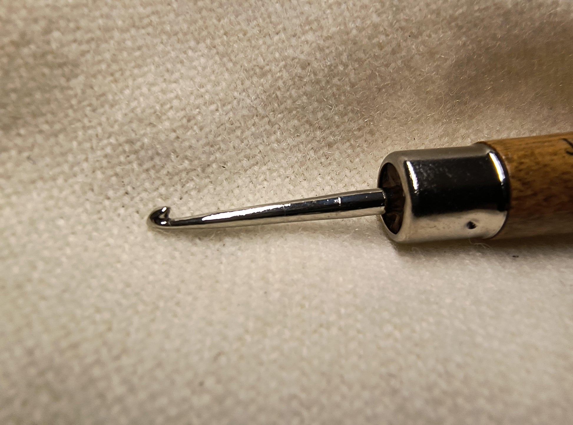 Moshimer Rug Hook - Medium - All About Ewe Wool Shop