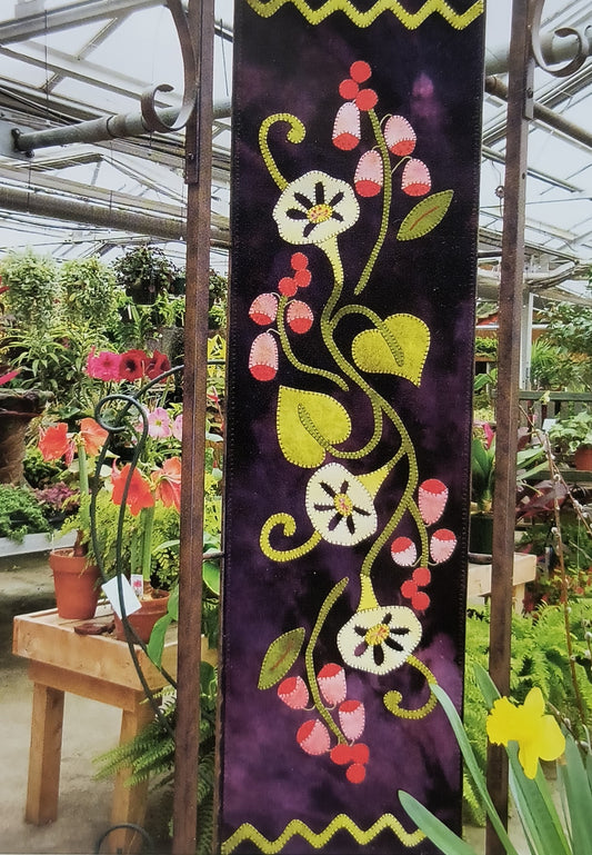 CLEARANCE | Fox Gloves & Morning Glories Runner Pattern