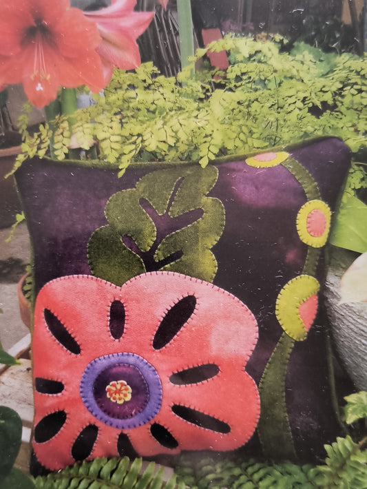 CLEARANCE | Hubba Hubba Hollyhock Pillow Pattern