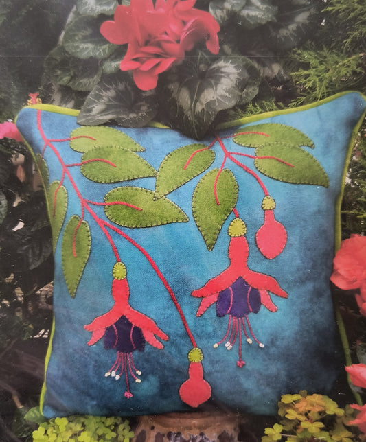 CLEARANCE | Fuchsia Fancy Pillow Pattern