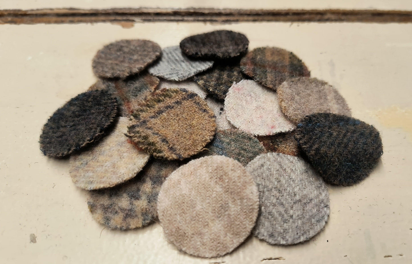 Pre-cut Wool Penny Packs | 25 or 50 Count | 1/2 inch - All About Ewe Wool Shop