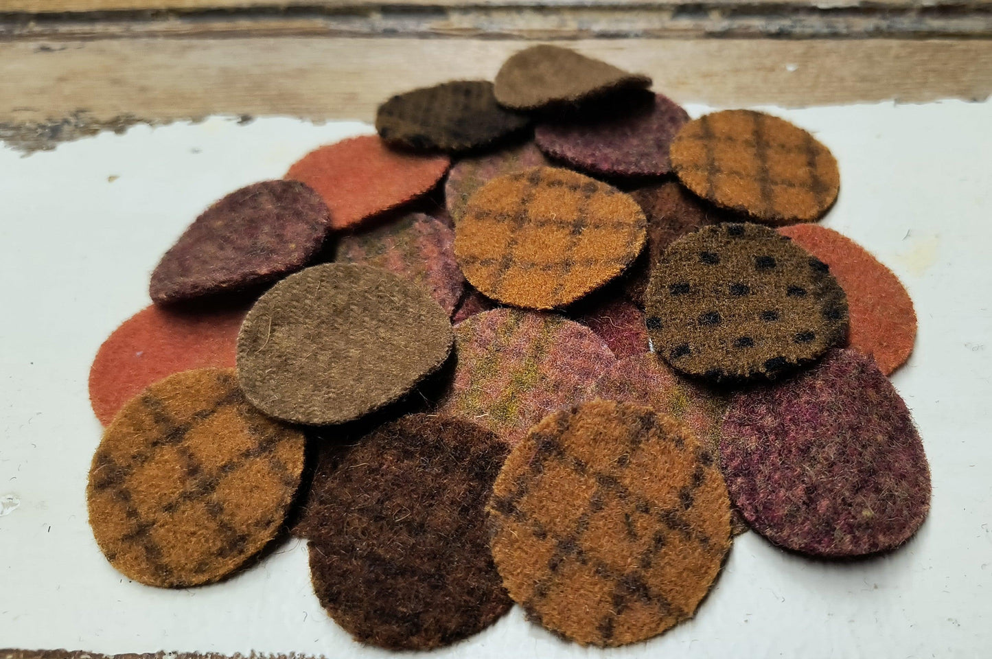 Pre-cut Wool Penny Packs | 25 or 50 Count | 3 inch - All About Ewe Wool Shop