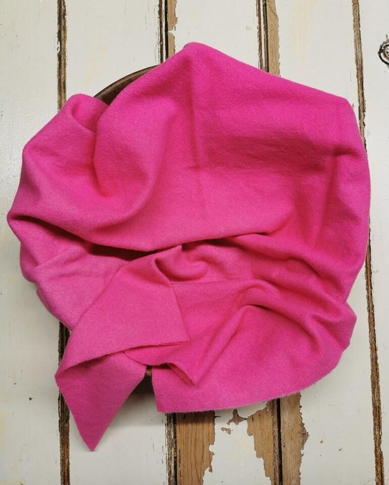 MAGENTA VALUES | Set of 5 hand-dyed wool | Patchwork | Applique | Hooking | Punching